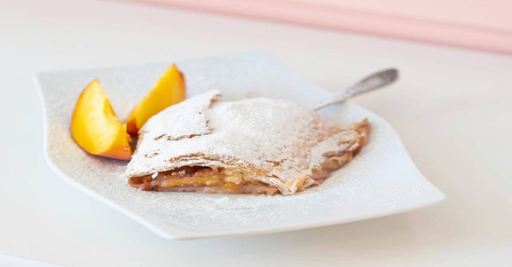 The Key to Mastering the Perfect German Apfelstrudel