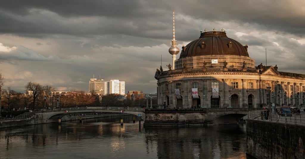 Historic Meets Modern: Iconic Architecture & Culture in Mitte