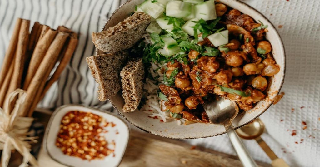 Explore Berlin’s Culinary Delights Through Guided Food Tours